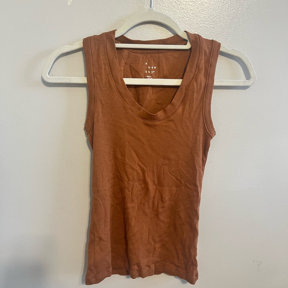 Target a new day tank orange